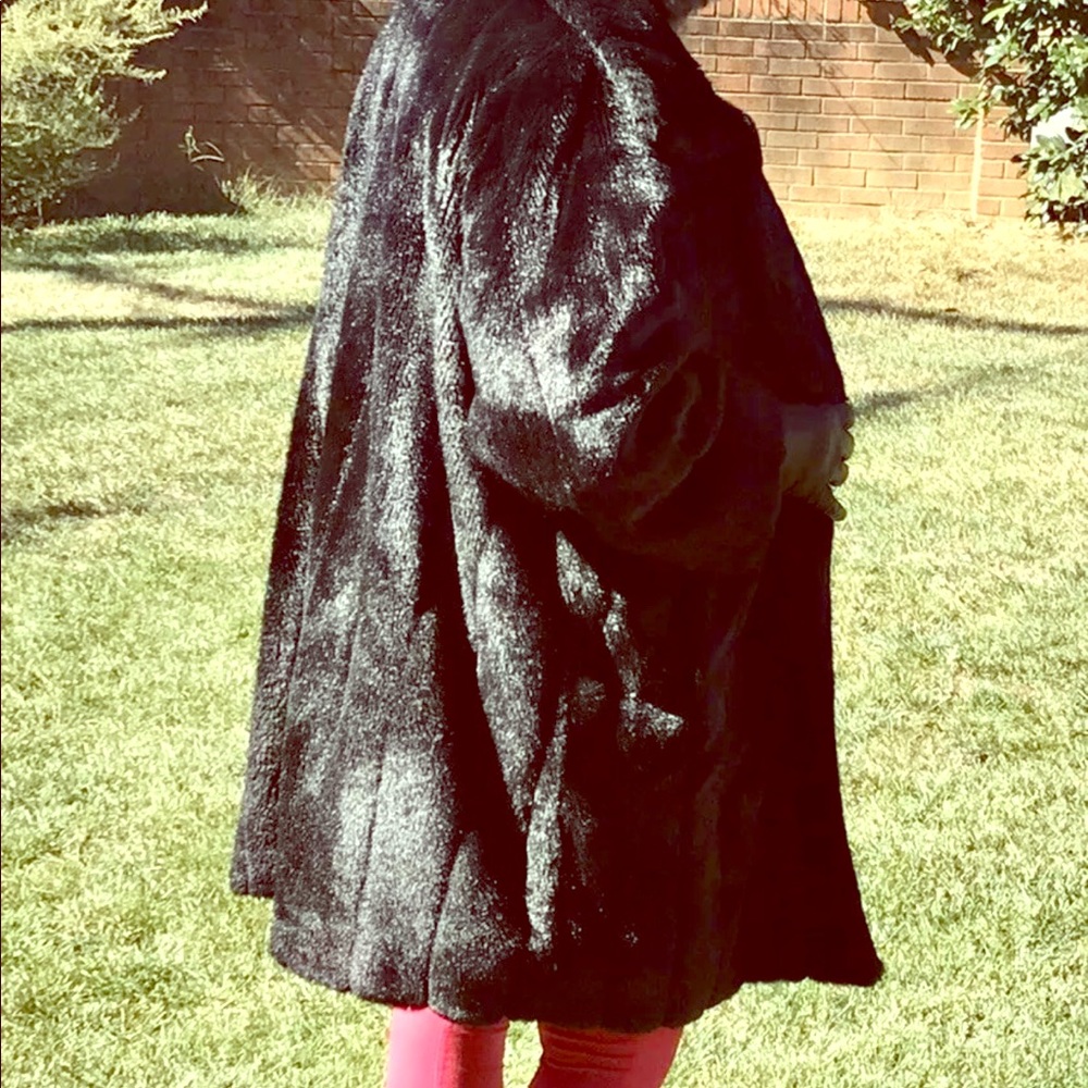 dennis Basso excellent like new faux fur coat